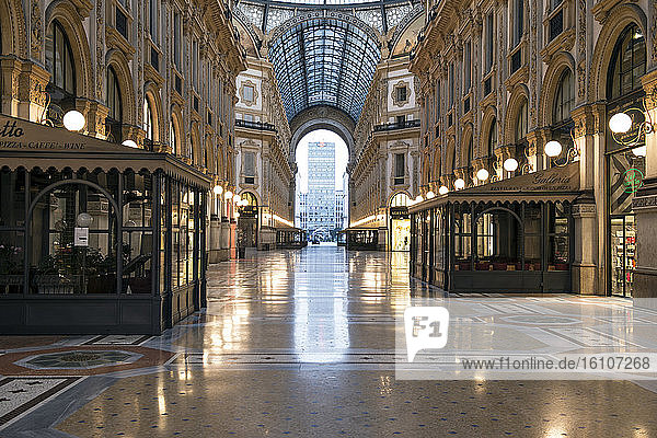 Italy  Lombardy  Milan  Vittorio Emanuele Gallery