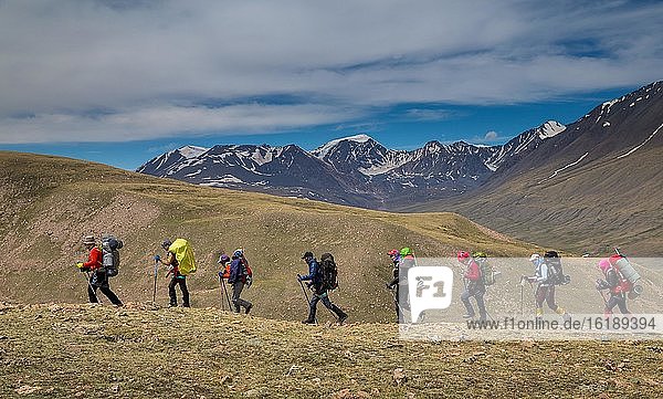Trekking in den Bergen von Kharkhiraa  Uvs Provinz  Mongolei  Asien