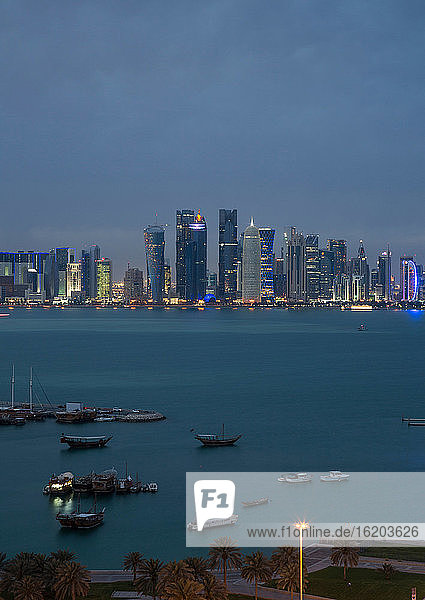 Downtown Doha über das Wasser  Doha  Katar