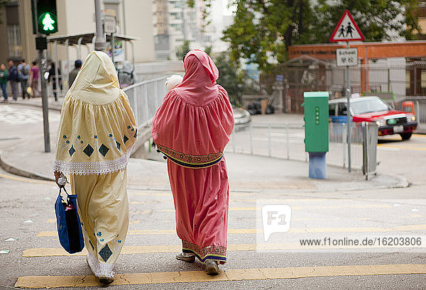 Zwei muslimische Frauen  Hongkong  China