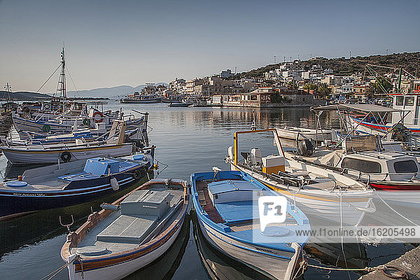 Hafen und Fischerboote  Kreta  Griechenland