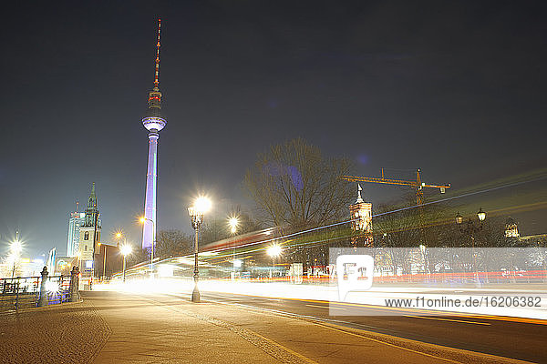 Fernsehturm  Berlin  Deutschland