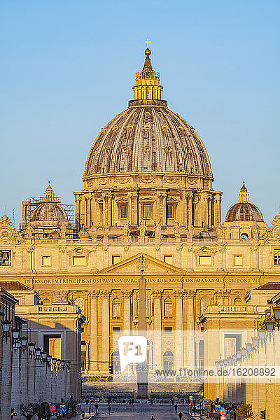Petersdom  UNESCO-Weltkulturerbe  Vatikan  Rom  Latium  Italien  Europa