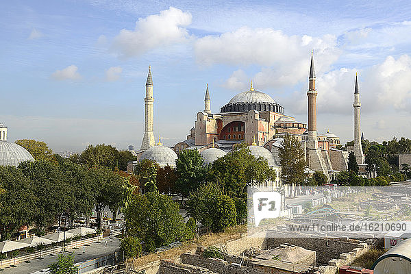 Turkey  Istanbul  View of Hagia Sophia with archaeological park