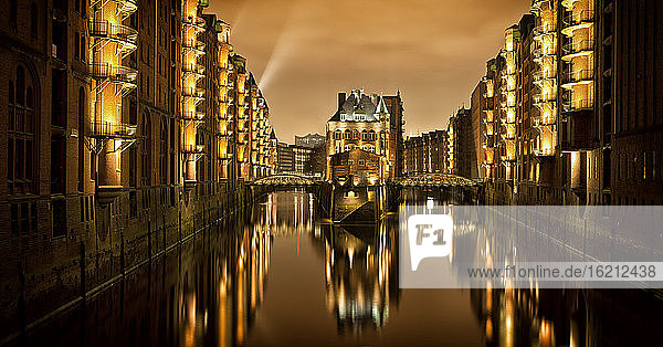 Germany  Hamburg  View of Speicherstadt with Elbe River at night