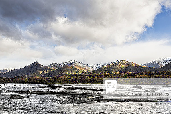 USA  Alaska  Blick auf den Matanuska River