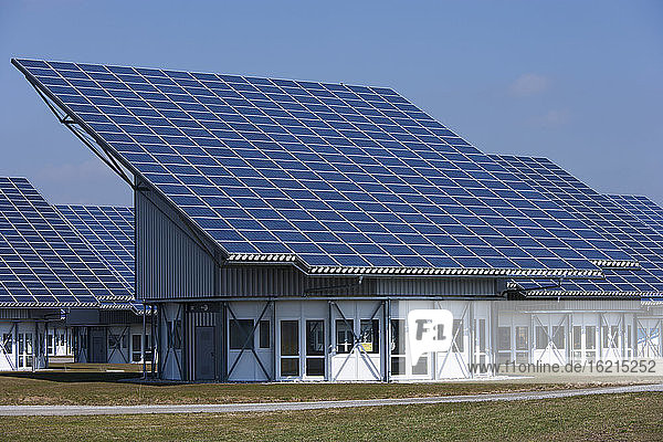 Deutschland  Bayern  Solarmodul im Photovoltaik-Park