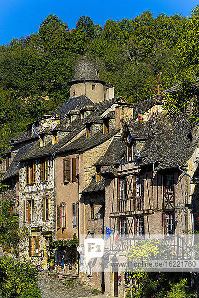 Frankreich  Midi-Pyrenäen  Aveyron  Conques  Haus  Straße