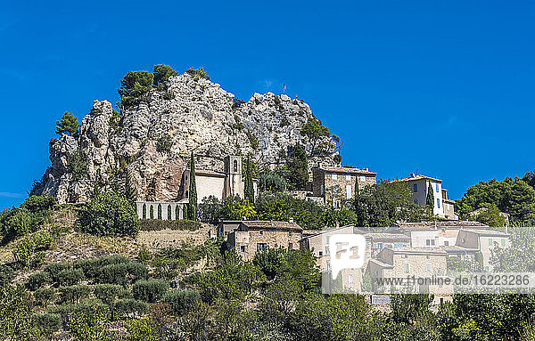 Frankreich  Provence  Vaucluse  Dentelles de Montmirail  la Roque Alric