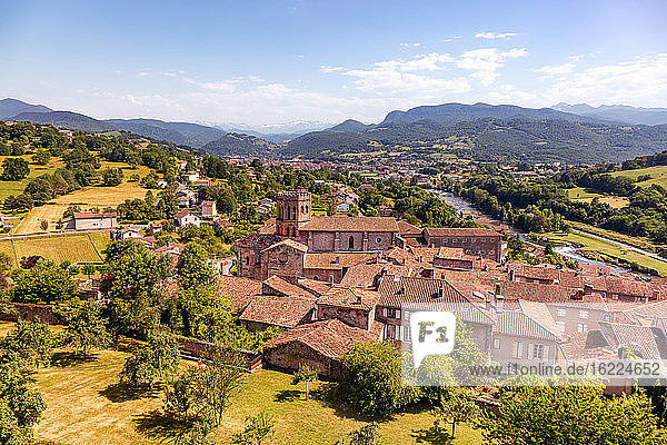 Kathedrale des Dorfes Saint Lizier im Departement Ariege  Pyrenäen  Okzitanien  Frankreich