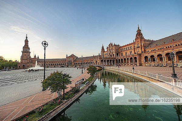 Plaza de España in the evening light with reflection in the canal  Sevilla  Andalusia  Spain  Europe