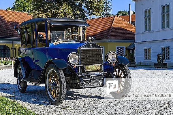 Oldtimer Dort Touring 1922  blau  Österreich  Europa