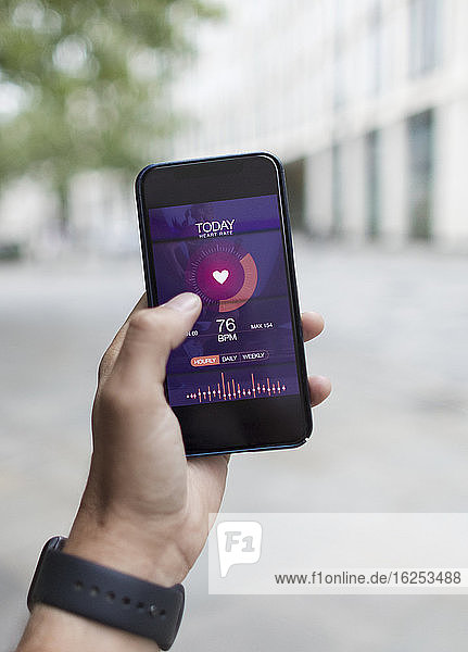 POV Gesundheits-App für Smartphones auf dem Bildschirm