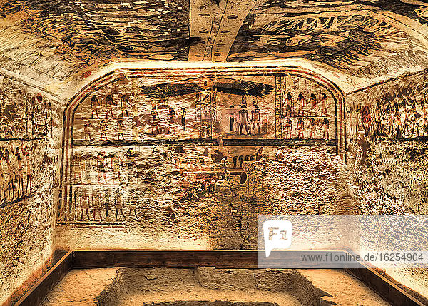 Fresken Grabkammer Grabmal von Ramses IX KV6 Tal der Könige UNESCO-Weltkulturerbe; Luxor Ägypten