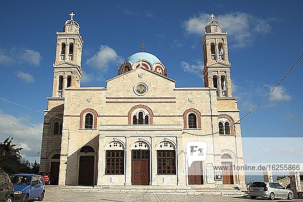 Blick auf die Anastasis-Kirche im Dorf Vradado  Insel Syros  Kykladen-Inseln  Griechische Inseln  Griechenland  Europa