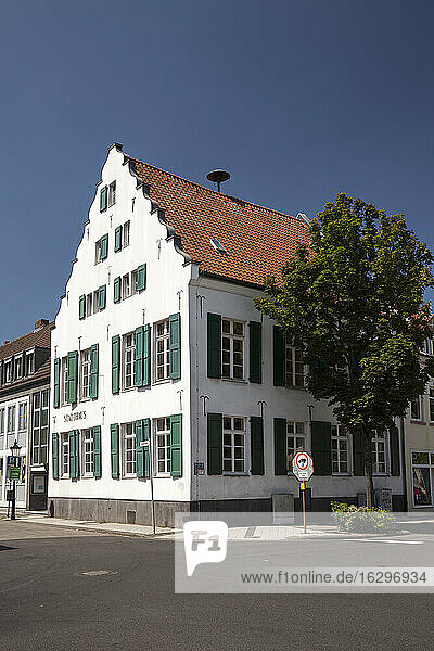 Deutschland  Nordrhein-Westfalen  Rheinberg  Orsoy  Rathaus