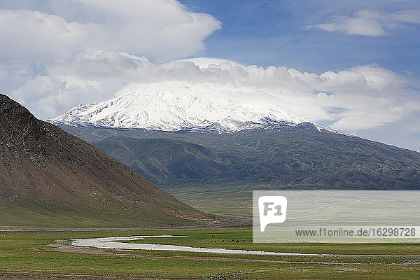 Türkei  Ostanatolien  Provinz Agri  Blick auf den Berg Ararat