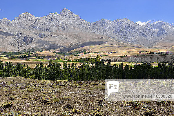 Türkei  Anti-Taurus-Gebirge  Aladaglar-Nationalpark  Blick auf den Demirkazik-Gipfel