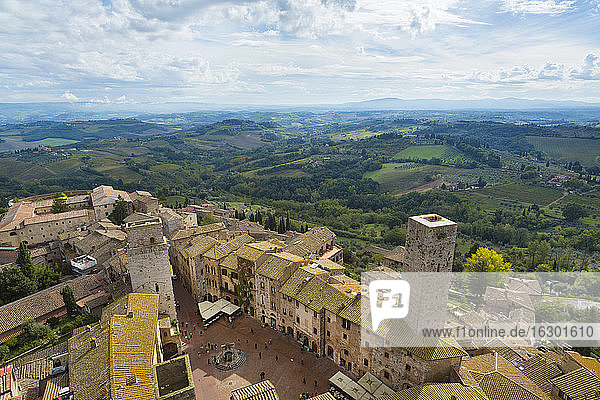 Italien  Toskana  San Gimignano  Blick auf die Stadt von oben