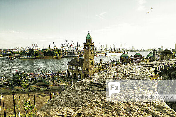Deutschland  Hamburg  St. Pauli Landungsbrücken