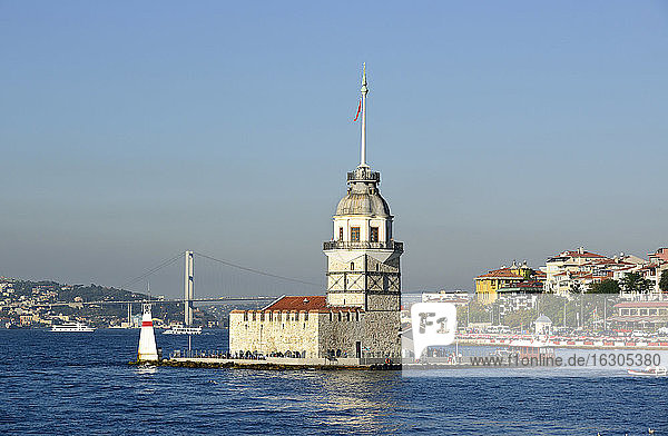 Turkey  Istanbul  Maiden's Tower in Bosphorus
