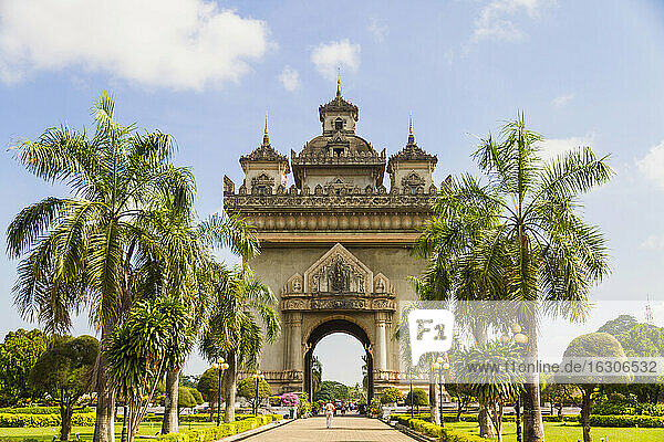 Loas  Vientiane  Blick auf das Patuxai-Siegesdenkmal