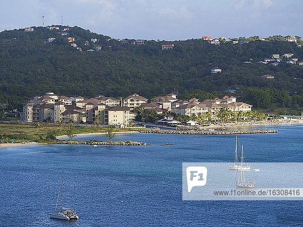 Karibik  St. Lucia  Blick über Rodney Bay zum Yachthafen