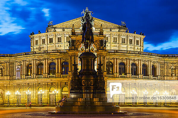 Germany  Saxony  Dresden  Theaterplatz  Semperoper  Saxon State Opera and John of Saxony Memorial in the evening