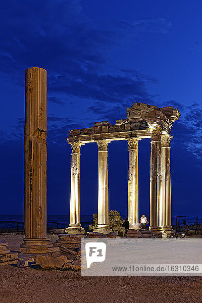 Turkey  Side  Temple of Apollo at dusk