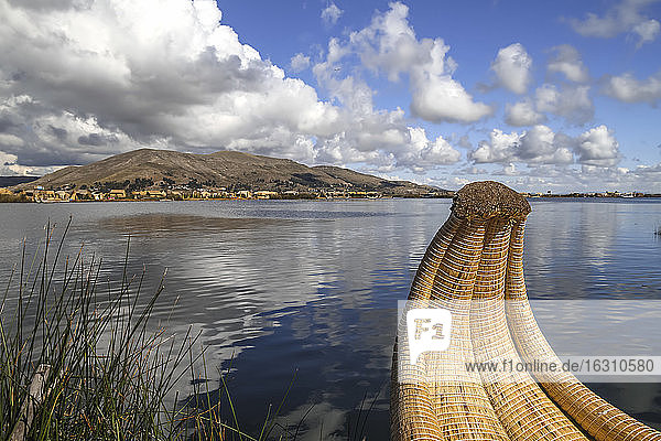 Südamerika  Peru  Puno  Titicacasee  traditionelles Boot der Uros