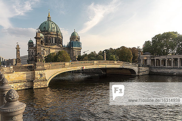 Berliner Dom (Berlin Cathedral) on Spree river with old bridge in the foreground  Berlin  Germany  Europe