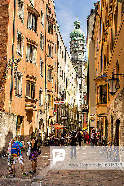Uhrturm  Altstadt  Innsbruck  Tirol  Österreich  Europa