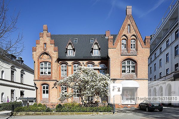 Gründerzeitliche Villa am Kurpark  Bad Oeynhausen  Ostwestfalen  Nordrhein-Westfalen  Deutschland  Europa