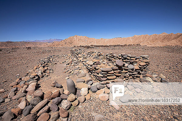 Überreste von Felsstrukturen in Tambo de Catarpe  Catarpe-Tal in der Atacama-Wüste  Chile  Südamerika