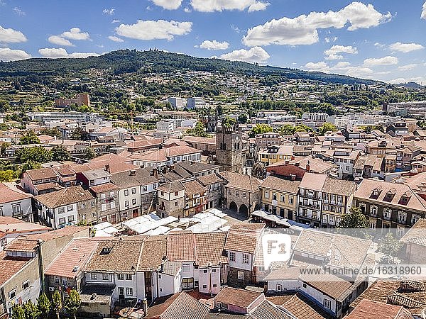 Mittelalterlicher Stadtkern von Guimaraes  Portugal  Europa