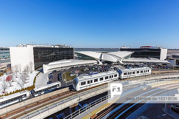 New York, Vereinigte Staaten, 1. März 2020: TWA Hotel Terminal auf dem Flughafen New York John F Kennedy (JFK) in den Vereinigten Staaten