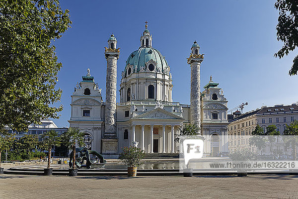Österreich  Wien  Blick auf St. Karl Borromäus