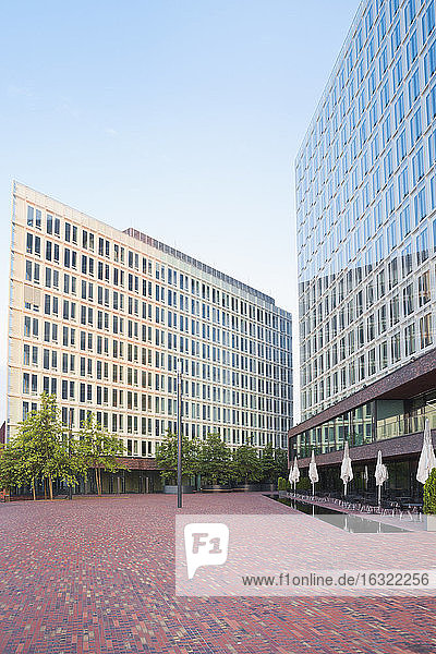 Germany  Hamburg  view to modern office building 'Ericusspitze'