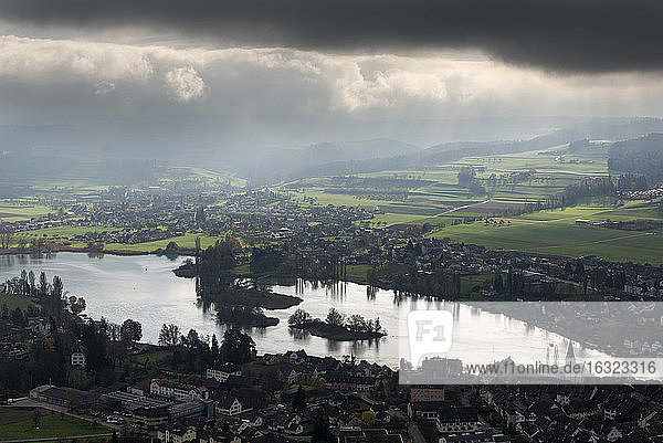 Schweiz  Schaffhausen  Stein am Rhein  Blick auf den Rhein mit den Werd-Inseln
