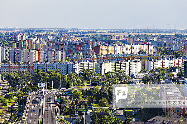 Slowakei  Bratislava  Stadtbild mit Petrzalka-Viertel