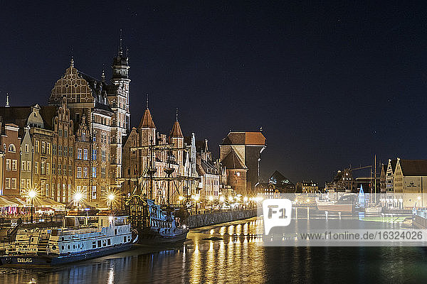 Poland  Gdansk  Old town and Motlawa river at night