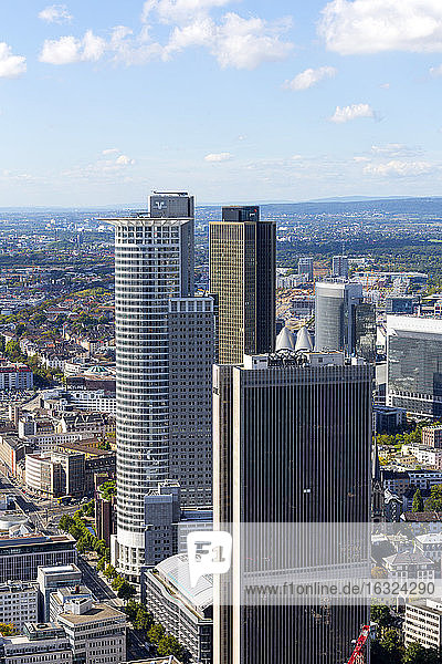 Deutschland  Frankfurt  Blick vom Maintower auf Hochhäuser im Finanzviertel