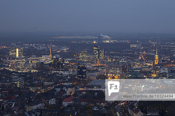 Deutschland  Dortmund  Blick vom Fernsehturm auf das Stadtzentrum