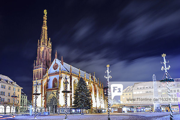 Deutschland  Bayern  Würzburg  Frauenkirche am Marktplatz bei Nacht