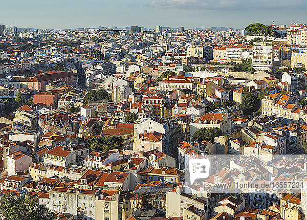 Lissabon  Portugal. Blick über den Stadtteil Mouraria vom Castelo de Sao Jorge.