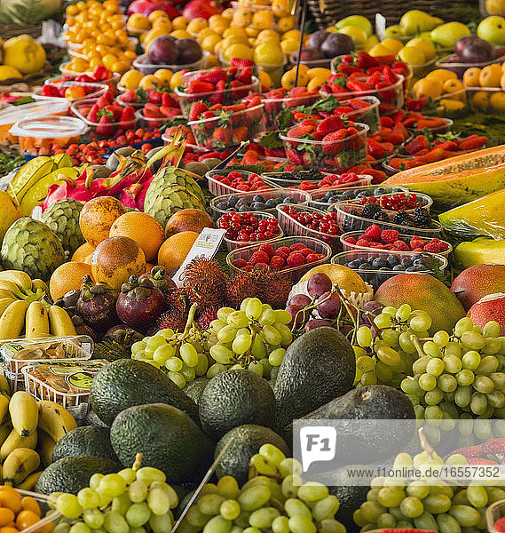 Rom  Italien. Obst- und Gemüsestand auf dem täglichen Markt auf dem Campo dei Fiori.