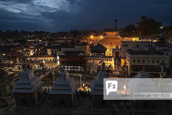 Pashupatinath  also a cremation site  Ghats  on the Bagmati River  Unesco World Heritage Site  Kathmandu  the holiest place of the Nepalese Hindus in Nepal