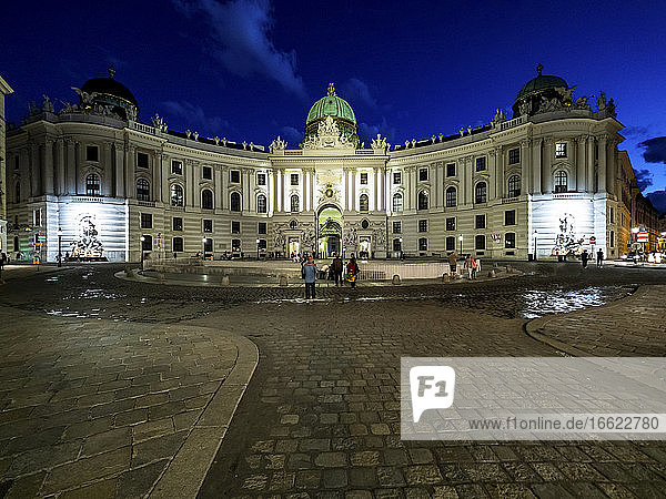 Austria  Vienna  Michaelerplatz and Hofburg palace at night