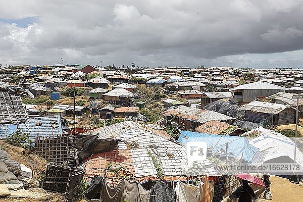 Camp for Rohingya refugees from Myanmar  Kutupalong  Cox Bazar  Bangladesh  Asia