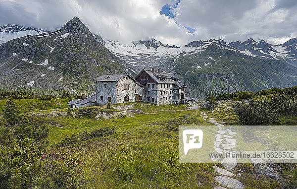 Weg zur Berliner Hütte am Berliner Höhenweg  Berggipfel Steinmandl  Gletscher Waxeggkees und Hornkees  Zillertaler Alpen  Zillertal  Tirol  Österreich  Europa